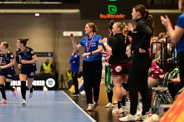 Handball I Frauen I Saison 2025-2026 I 18. HBF I 1. Spieltag I Buxtehuder SV - TuS Metzingen I 21.02.2026 Miriam Hirsch (Trainerin, TuS Metzingen) Buxtehude Halle Nord Niedersachsen Deutschland Copyright: xLobeca FelixxSchlikisx