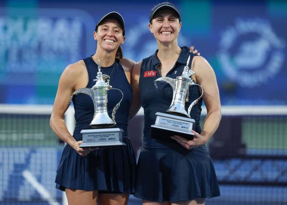 Sieger Gabriela Dabrowski und Luisa Stefani mit Pokal, Trophae, Damen Doppel, Women s Doubles, Siegerehrung, Presentation Dubai Duty Free Tennis Championships, Dubai, U.A.E. Copyright: xJuergenxHasenkopfx