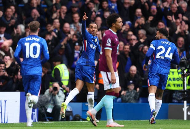 London, England, 21st February 2026. Joao Pedro of Chelsea celebrates after scoring to make it 1-0 during the Chelsea vs Burnley Premier League match at Stamford Bridge, London. Picture credit should read: Paul Terry Sportimage EDITORIAL USE ONLY. No use with unauthorised audio, video, data, fixture lists, club league logos or live services. Online in-match use limited to 120 images, no video emulation. No use in betting, games or single club league player publications. SPI_009_PT_Chelsea_Burnley SPI-4541-0009
