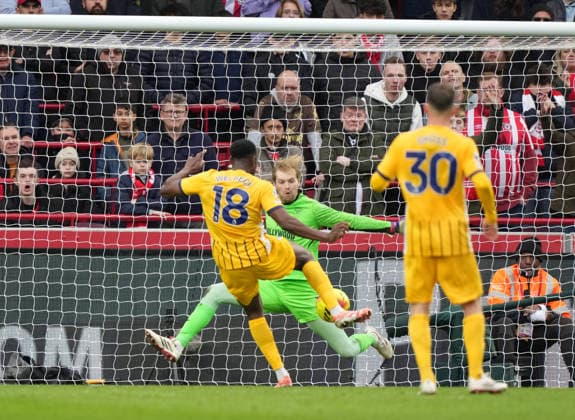 Brentford v Brighton and Hove Albion, Premier League, Football, Gtech Community Stadium, Brentford, London, UK - 21 Feb 2026 GOAL 0-2. Danny Welbeck of Brighton scores the second goal. London Gtech Community Stadium Brentford UK, UK NEWSPAPERS OUT Copyright: xSeanxRyanx