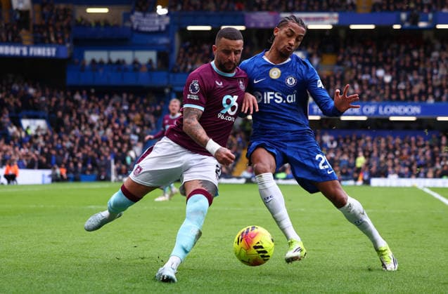 London, England, 21st February 2026. Kyle Walker of Burnley and Joao Pedro of Chelsea challenge for the ball during the Chelsea vs Burnley Premier League match at Stamford Bridge, London. Picture credit should read: Paul Terry Sportimage EDITORIAL USE ONLY. No use with unauthorised audio, video, data, fixture lists, club league logos or live services. Online in-match use limited to 120 images, no video emulation. No use in betting, games or single club league player publications. SPI_014_PT_Chelsea_Burnley SPI-4541-0014