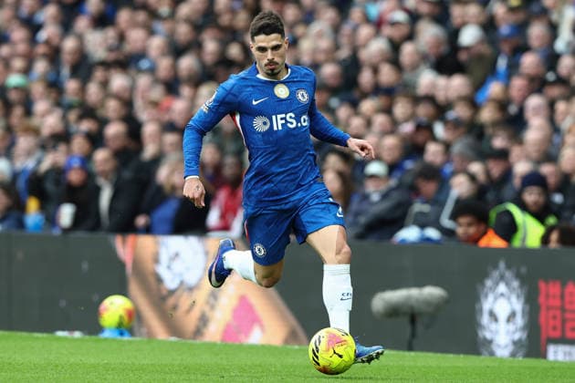 21st February 2026; Stamford Bridge, Chelsea, London, England: Premier League Football, Chelsea versus Burnley; Pedro Neto of Chelsea on the ball  IanxStephen Content restricted for UK based newspaper