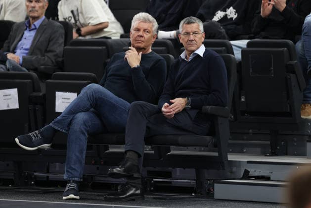 Dieter Reiter (SPD, Oberbürgermeister von Muenchen) mit Herbert Hainer (FC Bayern Muenchen, Praesident),a GER, FC Bayern Basketball vs. BMA365 Bamberg Baskets, Basketball, BBL Pokal, BMW TOP FOUR, Halbfinale, Saison 2025 2026, 21.02.2026, GER, FC Bayern Basketball vs. BMA365 Bamberg Baskets, Basketball, BBL Pokal, BMW TOP FOUR, Halbfinale, Saison 2025 2026, 21.02.2026 Muenchen Copyright: xEibner-Pressefoto JennixMaulx EP_JML