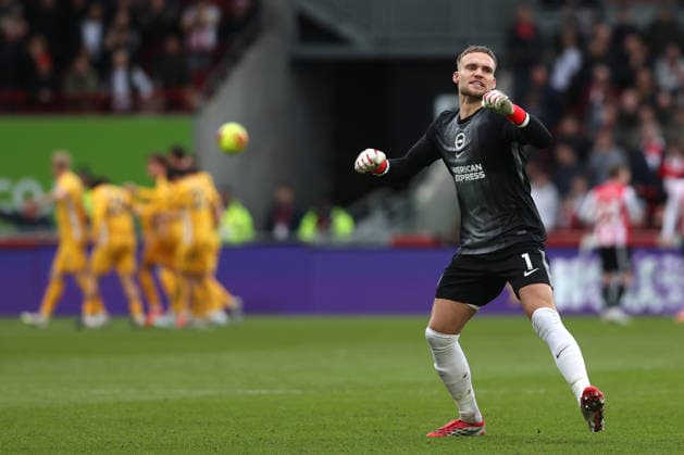 Brentford FC v Brighton & HA 21 February 2026 Brentford - Premier League football - Brentford FC v Brighton & Hove Albion - Brighton & Hove Albion goalkeeper Bart Verbruggen celebrates the opening goal - (Photo by Mark Leech). Brentford London UK Copyright: xMarkxLeechxOffside