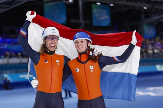 MILAN , 21-02-2026 , Milano Speed skating, Eisschnelllauf Stadium , Olympic Winter games, Winterspiele,Spiele, Summer games 2026 - Speed Skating mass start, final men Picture shows Jorrit Bergsma celebrates winning gold with Stijn Van De Bunt Olympic Winter Games 2026 - Speed Skating mass start  x201785525x Copyright: