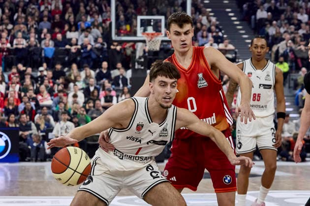 Deutsche Basketball BBL Pokal, FC Bayern München Basketball vs BMA365 Bamberg BASKETS, München FC Bayern Basketball, Bamberg Baskets MBA365, 2026-02-21 in München (SAP Garden) ENSMINGER Zachary (BMA365 Bamberg BASKETS Point Guard (PG) Nr1-BAM1), DIMITRIJEVIC Nenad (FC Bayern Basketball Point Guard (PG) Nr0-FCBB0) sportworld München SAP Garden Bayern Deutschland