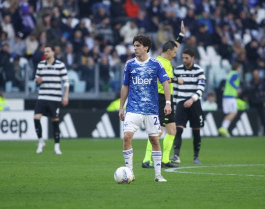 Maximo Perrone of Como 1907 during the Italian Serie A, 2025 2026 season, football match between Juventus FC and Como 1907 on 21 February 2026 at Allianz Stadium, Turin, Italy. Photo Nderim Kaceli  Copyright: xNderimxKaceli IPAxSportx xipa-agency.netx xx IPA_71822827 IPA_Agency_IPA71822827