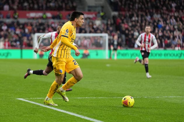 Brentford v Brighton and Hove Albion, Premier League, Football, Gtech Community Stadium, Brentford, London, UK - 21 Feb 2026 Diego Gomez of Brighton runs the ball. London Gtech Community Stadium Brentford UK, UK NEWSPAPERS OUT Copyright: xSeanxRyanx