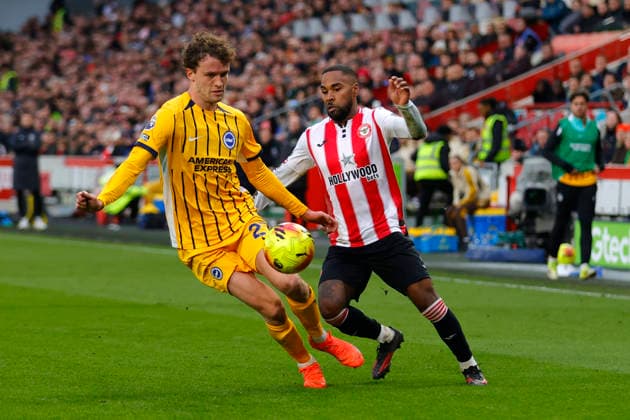Brentford v Brighton and Hove Albion, London, UK - 21 Feb 2026 Rico Lewis of Brentford battles for the ball with Mats Wieffer of Brighton and Hove Albion during the Premier League match between Brentford and Brighton and Hove Albion at Gtech Community Stadium, London on 21 February 2026 ( London Gtech Community Stadium London England Copyright: xTomxCusden PPAUKx PPA-250127