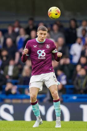 Chelsea v Burnley, Premier League Maxime Esteve of Burnley during the Chelsea v Burnley Premier League match at Stamford Bridge, London, England on 21 February 2026 Credit: Dylan Hepworth Every Second Media Editorial use only. All images are copyright Every Second Media Limited. No images may be reproduced without prior permission. All rights reserved. Premier League and Football League images are subject to licensing agreements with Football DataCo Limited. see https: www.football-dataco.com Copyright: xIMAGO EveryxSecondxMediax ESM-1812-0045 DylanxHepworthx xEveryxSecondxMediax
