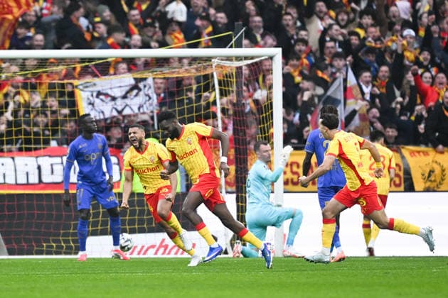 RC Lens v AS Monaco - Ligue 1 McDonald s 2025 2026 14 Matthieu UDOL (rcl) - 11 Odsonne EDOUARD (rcl) during the Ligue 1 McDonald s match between Lens and Monaco at Stade Bollaert-Delelis on February 21, 2026 in Lens, France. Lens France  Copyright: xFEPx 776348298