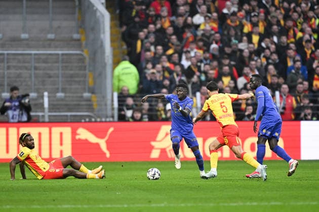 RC Lens v AS Monaco - Ligue 1 McDonald s 2025 2026 09 Allan SAINT MAXIMIN (rcl) - 15 Lamine CAMARA (asm) - 27 Krepin DIATTA (asm) during the Ligue 1 McDonald s match between Lens and Monaco at Stade Bollaert-Delelis on February 21, 2026 in Lens, France. Lens France  Copyright: xFEPx 776348298