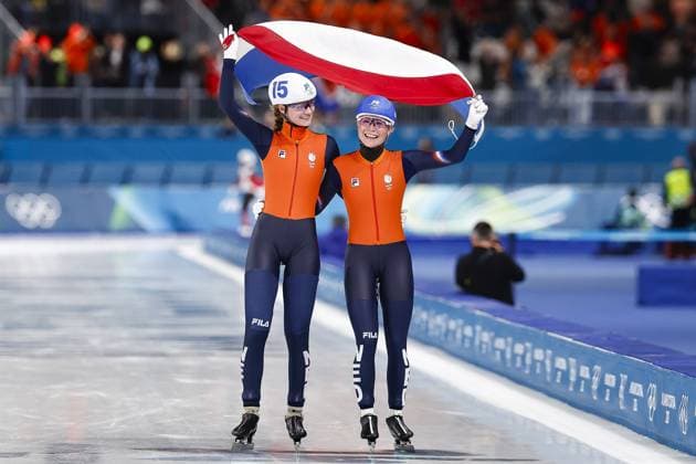MILAN , 21-02-2026 , Milano Speed skating, Eisschnelllauf Stadium , Olympic Winter games, Winterspiele,Spiele, Summer games 2026 - Speed Skating mass start, final ladies, Picture shows Marijke Groenewoud wins the gold and celebrates with Bente Kerkhoff Olympic Winter Games 2026 - Speed Skating mass start  x201787388x Copyright:
