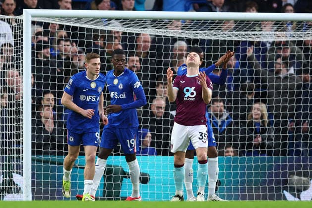 London, England, 21st February 2026. Ashley Barnes of Burnley reacts after missing a shot on goal during the Chelsea vs Burnley Premier League match at Stamford Bridge, London. Picture credit should read: Paul Terry Sportimage EDITORIAL USE ONLY. No use with unauthorised audio, video, data, fixture lists, club league logos or live services. Online in-match use limited to 120 images, no video emulation. No use in betting, games or single club league player publications. SPI_036_PT_Chelsea_Burnley SPI-4541-0035