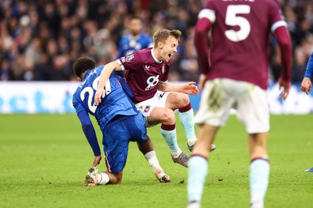 Chelsea v Burnley 21 February 2026, London - Premier League Football - Chelsea v Burnley - Wesley Fofana of Chelsea fouls James Ward-Prowse of Burnley before receiving a second yellow card - Photo: Jacques Feeney Offside. London UK Copyright: xJacquesxFeeneyx xOffsidexOffside
