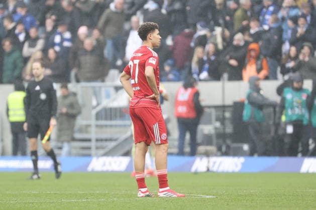 21.02.2026, xtvx, Fussball 2.Bundesliga, SV Darmstadt 98 - Fortuna Duesseldorf v.l. Jordi Paulina (Fortuna Duesseldorf) nach dem Spiel, after the match enttaeuscht, enttaeuscht schauend, dissapointed (DFL DFB REGULATIONS PROHIBIT ANY USE OF PHOTOGRAPHS as IMAGE SEQUENCES and or QUASI-VIDEO) Darmstadt