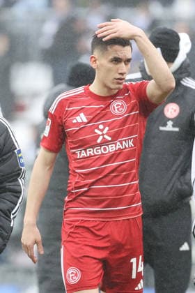 21.02.2026, xtvx, Fussball 2.Bundesliga, SV Darmstadt 98 - Fortuna Duesseldorf v.l. Sotiris Alexandropoulos (Fortuna Duesseldorf) enttaeuscht, enttaeuscht schauend, dissapointed nach dem Spiel, after the match (DFL DFB REGULATIONS PROHIBIT ANY USE OF PHOTOGRAPHS as IMAGE SEQUENCES and or QUASI-VIDEO) Darmstadt