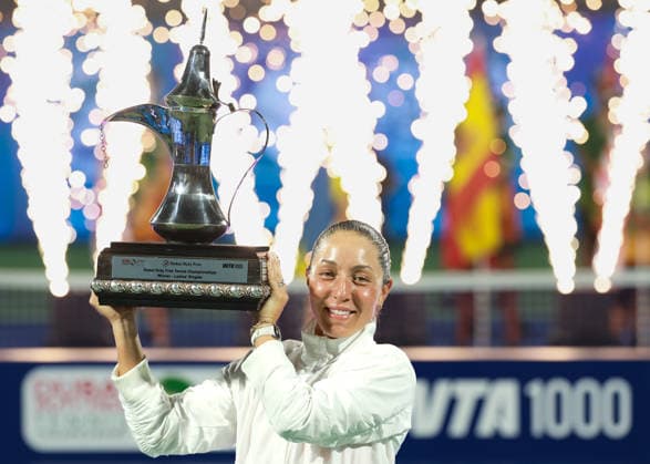 Jessica Pegula mit dem Pokal, Trophäe, Siegerehrung, Presentation Dubai Duty Free Tennis Championships, Dubai, U.A.E. Copyright: xJuergenxHasenkopfx