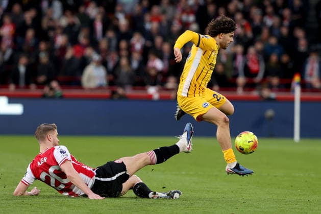 Brentford FC v Brighton & HA 21 February 2026 Brentford - Premier League football - Brentford FC v Brighton & Hove Albion - Kristoffer Ajer of Brentford tackles Ferdi Kadioglu of Brighton - (Photo by Mark Leech). Brentford London UK Copyright: xMarkxLeechxOffside