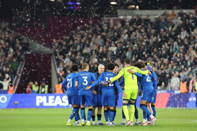 21st February 2026; London Stadium, London, England; Premier League Football, West Ham United versus Bournemouth; Bournemouth players starting team huddle  KatiexChan Content restricted for UK based newspaper