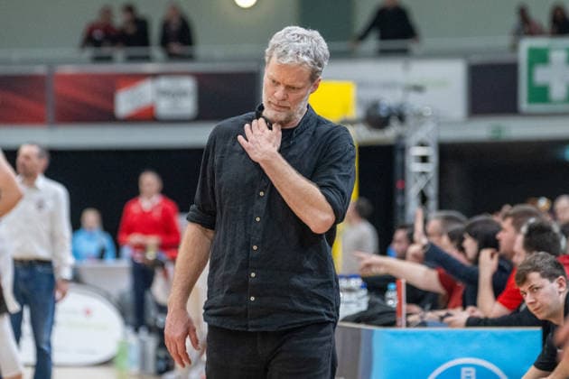 Eric Detlev (Tigers Tuebingen, Head Coach) ist nicht zufreiden. Bayer Giants Leverkusen vs. Tigers Tuebingen, Basketball, Barmer 2. Basketballbundesliga, 24. Spieltag, Saison 2025 2026, 21.02.2026 Bayer Giants Leverkusen vs. Tigers Tuebingen, Basketball, Barmer 2. Basketballbundesliga, Pro A, 24. Spieltag, Saison 2025 2026, 21.02.2026 Leverkusen Copyright: xEibner-Pressefoto ThomasxHaeslerx EP_THR