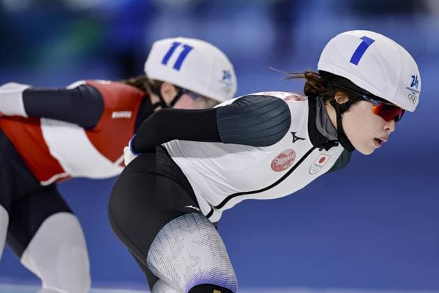 Milan Cortina Olympics: Speed skating, Eisschnelllauf Japanese speed skater Ayano Sato (R) competes in the women s mass start final at the Milan Cortina Olympics on Feb. 21, 2026, at Milano Speed Skating Stadium in Milan.  A14AA0005311882P