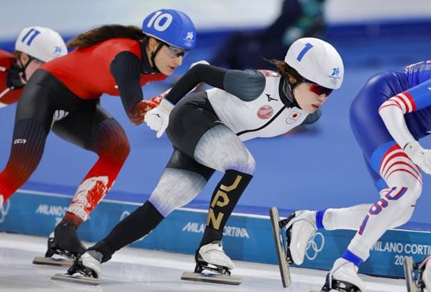 Milan Cortina Olympics: Speed skating, Eisschnelllauf Japanese speed skater Ayano Sato (white) competes in the women s mass start final at the Milan Cortina Olympics on Feb. 21, 2026, at Milano Speed Skating Stadium in Milan.  A14AA0005311883P
