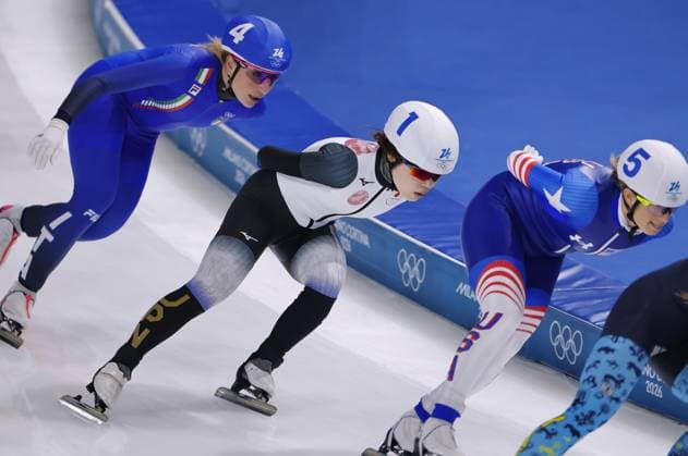 Milan Cortina Olympics: Speed skating, Eisschnelllauf Japanese speed skater Ayano Sato (C) competes in the women s mass start final at the Milan Cortina Olympics on Feb. 21, 2026, at Milano Speed Skating Stadium in Milan.  A14AA0005311884P