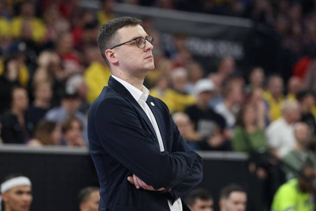 Lazar Spasic (EWE Baskets Oldenburg, Chef-Trainer), GER, Alba Berlin vs. EWE Baskets Oldenburg, Basketball, BBL Pokal, BMW TOP FOUR, Halbfinale, Saison 2025 2026, 21.02.2026, GER, Alba Berlin vs. EWE Baskets Oldenburg, Basketball, BBL Pokal, BMW TOP FOUR, Halbfinale, Saison 2025 2026, 21.02.2026 Muenchen Copyright: xEibner-Pressefoto JennixMaulx EP_JML