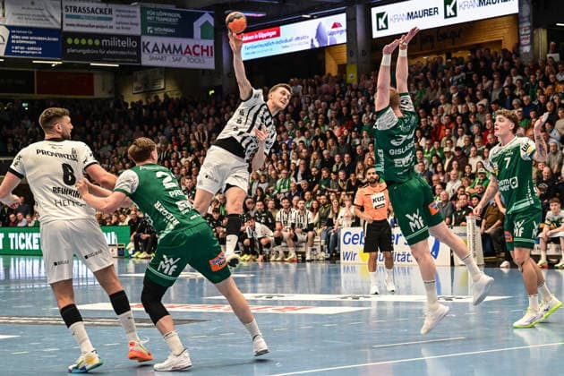 DAIKIN Handball-Bundesliga: Frisch Auf! Göppingen - THW Kiel; Göppingen, 21.02.2026 Nikola Bilyk (THW Kiel, 53) beim Wurf, 21.02.2026 - 22. Spieltag der DAIKIN Handball-Bundesliga, Frisch Auf! Göppingen - THW Kiel, EWS-Arena, Göppingen. Copyright: xBEAUTIFULxSPORTS Märklx