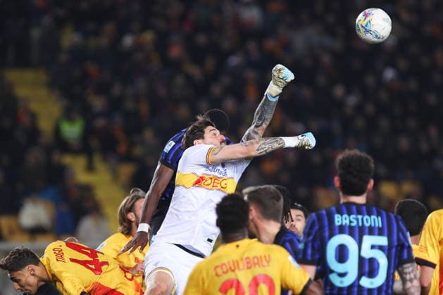 Wladimiro Falcone of US Lecce and Marcus Thuram of FC Internazionale Milano compete for the ball during the serie A match between US Lecce and FC Internazionale Milano at Ettore Giardiniero - Via del Mare stadium in Lecce (Italy), February 21, 2026. massimilianoxcarnabuci