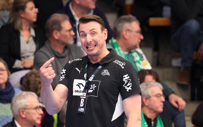 21.02.2026, Deutschland, Göppingen, Handball DAIKIN HBL, FRISCH AUF! Göppingen vs. THW Kiel, THW Trainer Filip Jicha