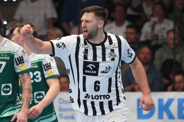 21.02.2026, Deutschland, Göppingen, Handball DAIKIN HBL, FRISCH AUF! Göppingen vs. THW Kiel, Harald Reinkind (THW) jubelt, Jubel