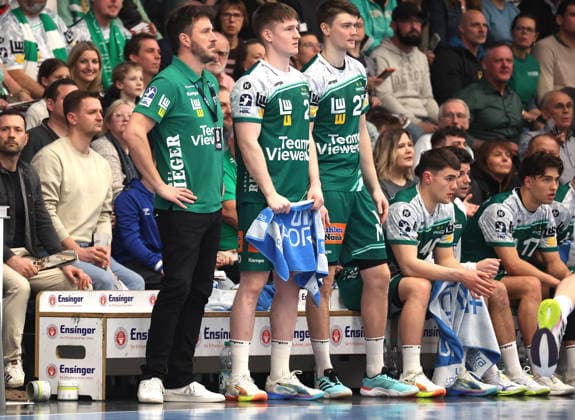 21.02.2026, Deutschland, Göppingen, Handball DAIKIN HBL, FRISCH AUF! Göppingen vs. THW Kiel, FAG Trainer Ben Matschke enttäuscht