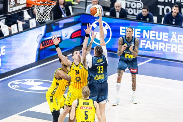 GER, BMW Top Four, Basketball BBL Pokal, Halbfinale, ALBA Berlin - EWE Baskets Oldenburg. 21.02.2026, SAP Garden, München, GER, BMW Top Four, Basketball BBL Pokal, Halbfinale, ALBA Berlin - EWE Baskets Oldenburg. Tomislav Zubcic Tomislav Zubcic (EWE Baskets Oldenburg 33) Foto Alexander Trienitz München SAP Garden Bayern Deutschland