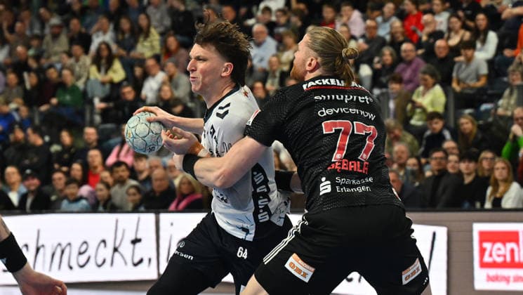 21.02.20265 - Handball - 1. Bundesliga DAIKIN HBL - Saison 2025 2026 - 22. Spieltag: HC Erlangen Metropolregion Nürnberg HCE - SG Flensburg Handewitt - - xwoxzix - Lasse Möller Moeller (64, SG Flensburg-Handewitt ) Maciej Gebala (77, HC Erlangen HCE )