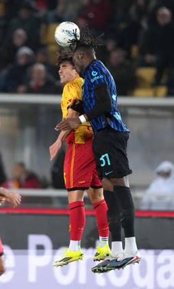US Lecce v FC Internazionale - Serie A Yann Aurel Bisseck of FC Internazionale plays during the Serie A match between US Lecce and Internazionale FC in Lecce, Italy, on February 21, 2026. Lecce Italy  Copyright: xGabrielexMaricchiolox originalFilename:maricchiolo-usleccev260221_npDPG.jpg