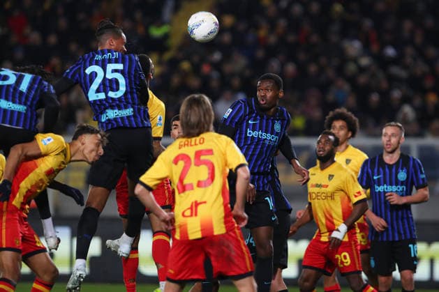 Manuel Akanji of FC Internazionale Milano scores the goal of 0-2 during the serie A match between US Lecce and FC Internazionale Milano at Ettore Giardiniero - Via del Mare stadium in Lecce (Italy), February 21, 2026. massimilianoxcarnabuci