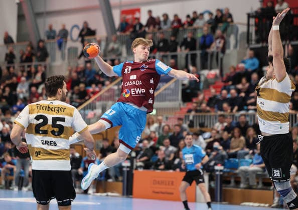 GER HBL2 Saison 2025 2026 VfL Potsdam vs HC Elbflorenz Dresden, 21.02.26, MBS Arena, Potsdam Sebastian GREESS (HC Elbflorenz 25), Dustin KRAUS (1.VfL Potsdam 47), Doruk PEHLIVAN (HC Elbflorenz 11)