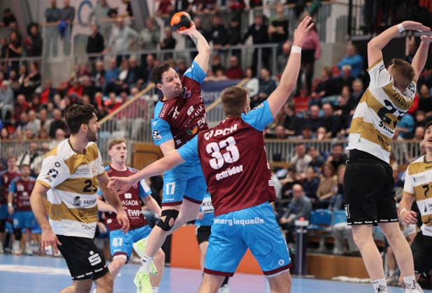 GER HBL2 Saison 2025 2026 VfL Potsdam vs HC Elbflorenz Dresden, 21.02.26, MBS Arena, Potsdam Sebastian GREESS (HC Elbflorenz 25), Jannek KLEIN (1.VfL Potsdam 17), Tim Niclas SCHRÖDER (1.VfL Potsdam 33), Ivar STAVAST (HC Elbflorenz 23)