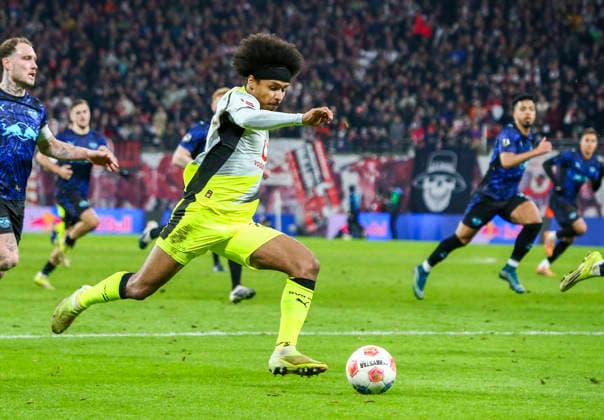 Deutschland: Fussball Bundesliga 2025 2026, 23. Spieltag - RB Leipzig vs Borussia Dortmund - Red Bull Arena -Stadion (Leipzig): am Ball Karim Adeyemi (Borussia Dortmund, 27) Leipzig *** Germany Bundesliga 2025 2026, Matchday 23 RB Leipzig vs Borussia Dortmund Red Bull Arena Stadion Leipzig on the ball Karim Adeyemi Borussia Dortmund, 27 Leipzig Copyright: xAymanxAlahmedx