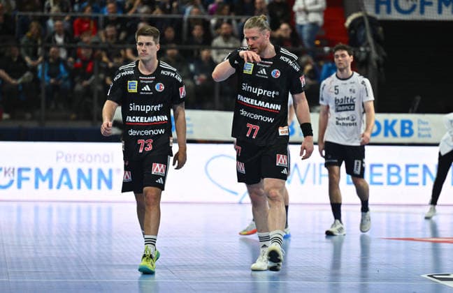 21.02.20265 - Handball - 1. Bundesliga DAIKIN HBL - Saison 2025 2026 - 22. Spieltag: HC Erlangen Metropolregion Nürnberg HCE - SG Flensburg Handewitt - - xwoxzix - Viggo Kristjansson (73, HC Erlangen HCE ) Maciej Gebala (77, HC Erlangen HCE ) enttäuscht Enttäuschung