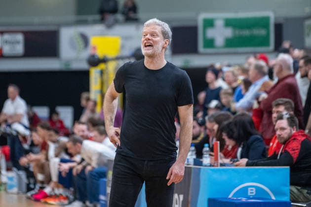 Eric Detlev (Tigers Tuebingen, Head Coach) ist unzufrieden und zeigt es deutlich. Bayer Giants Leverkusen vs. Tigers Tuebingen, Basketball, Barmer 2. Basketballbundesliga, 24. Spieltag, Saison 2025 2026, 21.02.2026 Bayer Giants Leverkusen vs. Tigers Tuebingen, Basketball, Barmer 2. Basketballbundesliga, Pro A, 24. Spieltag, Saison 2025 2026, 21.02.2026 Leverkusen Copyright: xEibner-Pressefoto ThomasxHaeslerx EP_THR