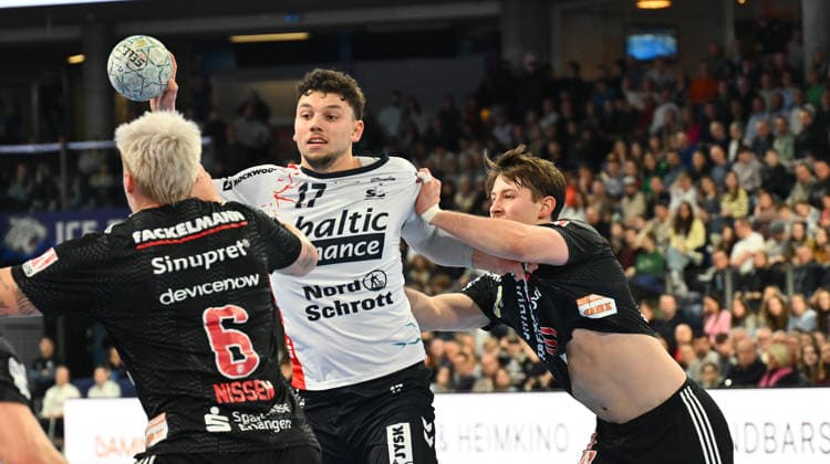 21.02.20265 - Handball - 1. Bundesliga DAIKIN HBL - Saison 2025 2026 - 22. Spieltag: HC Erlangen Metropolregion Nürnberg HCE - SG Flensburg Handewitt - - xwoxzix - Marko Grgic (17, SG Flensburg-Handewitt ) Florian Scheerer (10, HC Erlangen HCE )