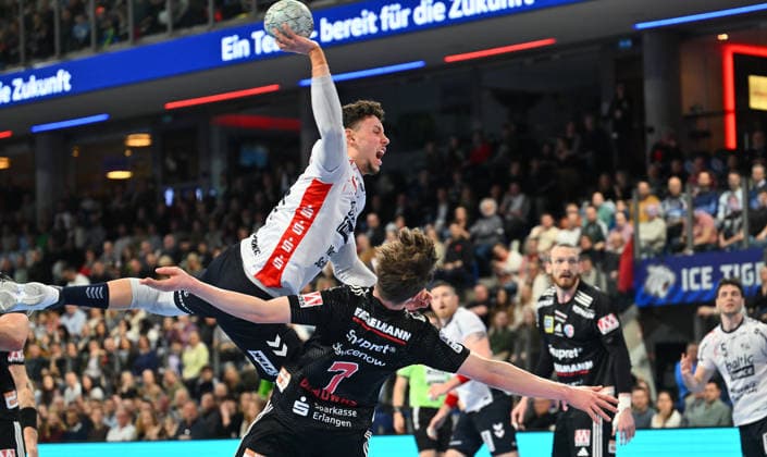 21.02.20265 - Handball - 1. Bundesliga DAIKIN HBL - Saison 2025 2026 - 22. Spieltag: HC Erlangen Metropolregion Nürnberg HCE - SG Flensburg Handewitt - - xwoxzix - Marko Grgic (17, SG Flensburg-Handewitt ) Florian Scheerer (10, HC Erlangen HCE )