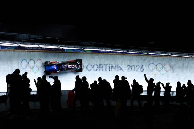 Olympische Winterspiele Milano Cortina 2026 Bob Zweierbob Frauen am 21.02.2026 im Cortina Sliding Centre in Cortina d™Ampezzo Kaillie Armbruster Humphries Jasmine Jones ( USA ) *** Olympic Winter Games Milano Cortina 2026 Bobsleigh two-man women on 21 02 2026 at the Cortina Sliding Center in Cortina d™Ampezzo Kaillie Armbruster Humphries Jasmine Jones USA xMSx