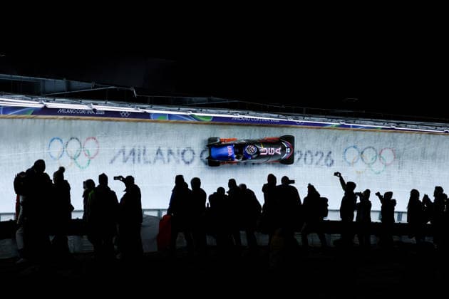 Olympische Winterspiele Milano Cortina 2026 Bob Zweierbob Frauen am 21.02.2026 im Cortina Sliding Centre in Cortina d™Ampezzo Kaillie Armbruster Humphries Jasmine Jones ( USA ) *** Olympic Winter Games Milano Cortina 2026 Bobsleigh two-man women on 21 02 2026 at the Cortina Sliding Center in Cortina d™Ampezzo Kaillie Armbruster Humphries Jasmine Jones USA xMSx