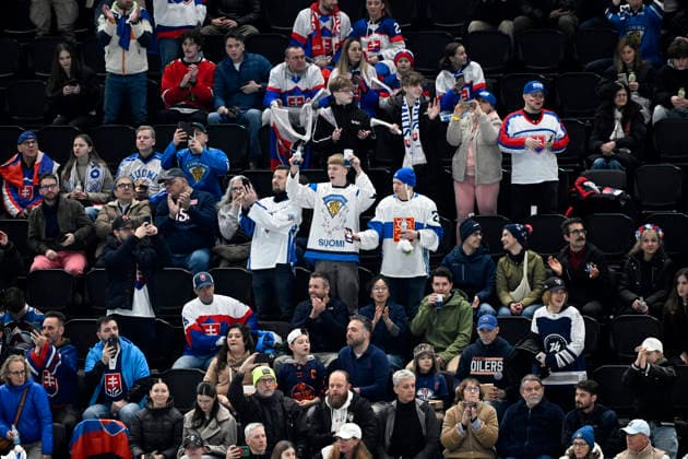LKS 20260221 Finnish fans during the men s Ice hockey, Eishockey bronze medal match between Slovakia and Finland during the Milano Cortina Winter Olympics at the Milano Santa Giulia Ice Hockey Arena in Milan on February 21, 2026. - EMMI KORHONEN Milano Italy HgKPiwZvbhY  Copyright: xEmmixKorhonenx HgKPiwZvbhY