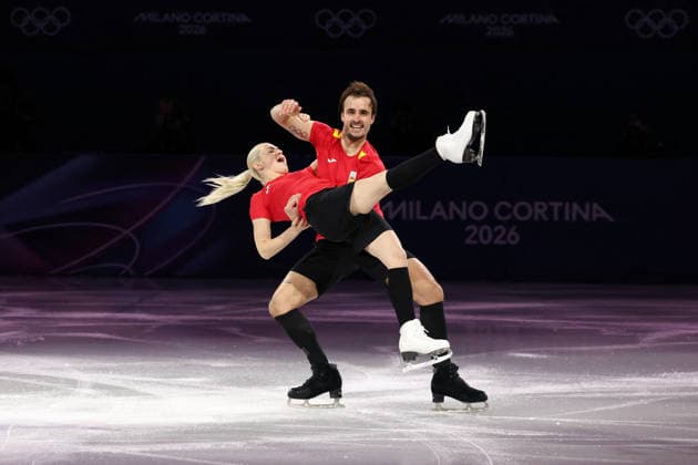 Winter Olympics - Figure skating, Eiskunstlauf Exhibition Gala Olivia Smart and Tim Dieck of Team Spain perform during a Figure Skating Exhibition Gala on day fifteen of the Milano Cortina 2026 Winter Olympic Games, Olympische Spiele, Olympia, OS at Milano Ice Skating Arena on February 21, 2026 in Milan, Italy. Photo by Alexis Jumeau ABACAPRESS.COM Milan Italy  Copyright: xJumeauxAlexis ABACAx