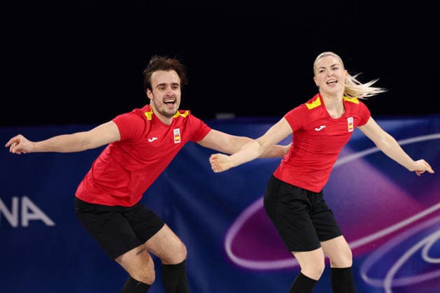 Winter Olympics - Figure skating, Eiskunstlauf Exhibition Gala Olivia Smart and Tim Dieck of Team Spain perform during a Figure Skating Exhibition Gala on day fifteen of the Milano Cortina 2026 Winter Olympic Games, Olympische Spiele, Olympia, OS at Milano Ice Skating Arena on February 21, 2026 in Milan, Italy. Photo by Alexis Jumeau ABACAPRESS.COM Milan Italy  Copyright: xJumeauxAlexis ABACAx